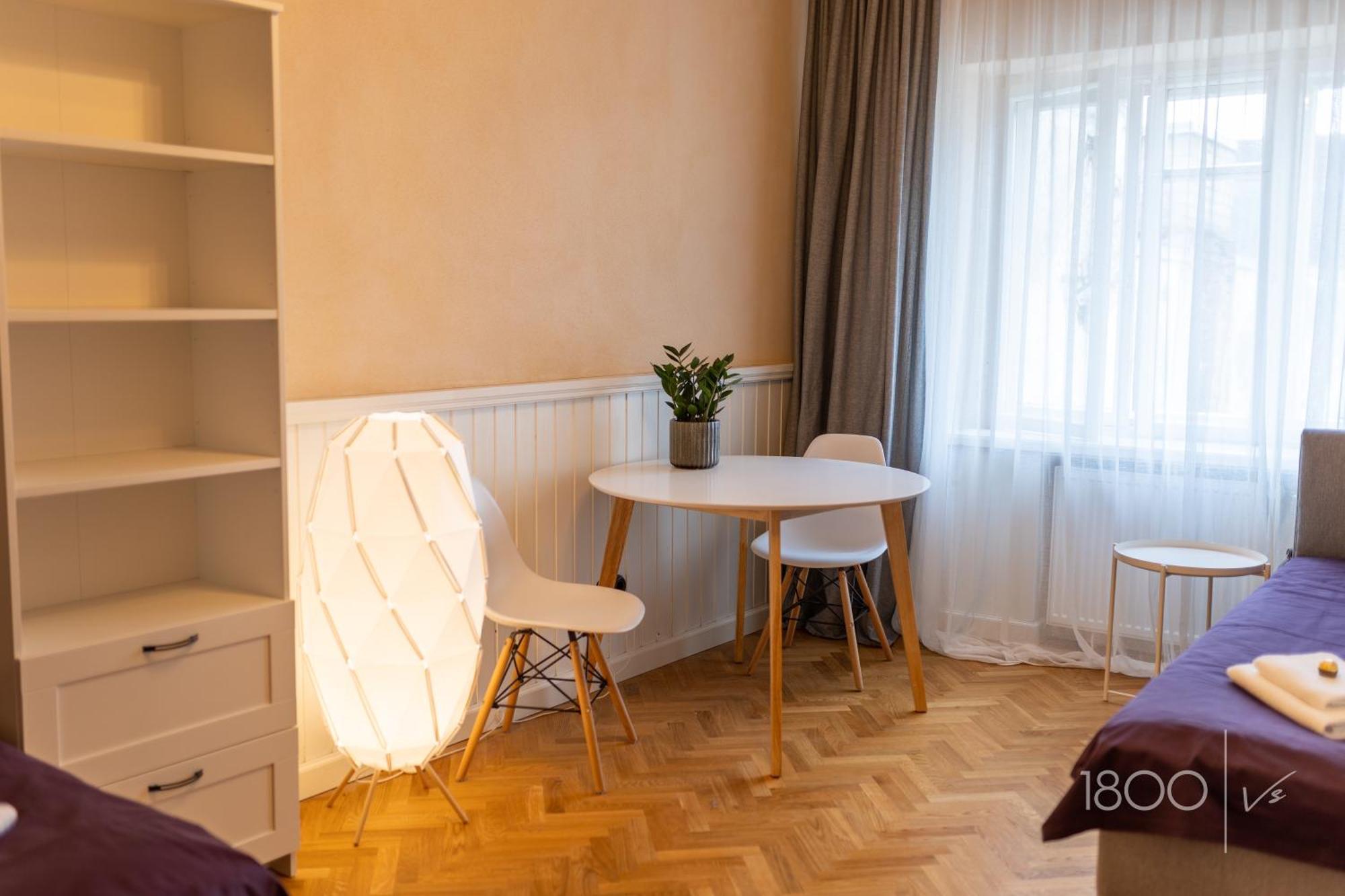 1800 By Vince Stay - Private Rooms In Town Hall Square تارتو المظهر الخارجي الصورة