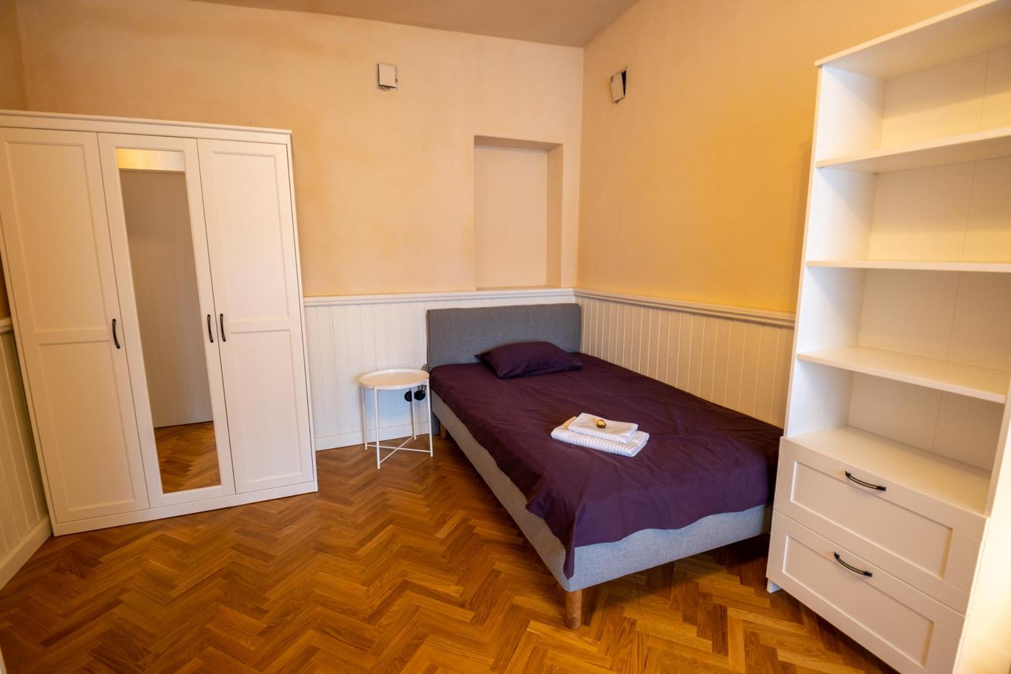 1800 By Vince Stay - Private Rooms In Town Hall Square تارتو المظهر الخارجي الصورة